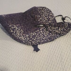 Jeff & Aimy Reversible Hat with hole for ponytail